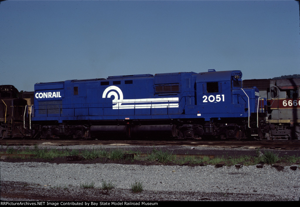 Conrail 2051